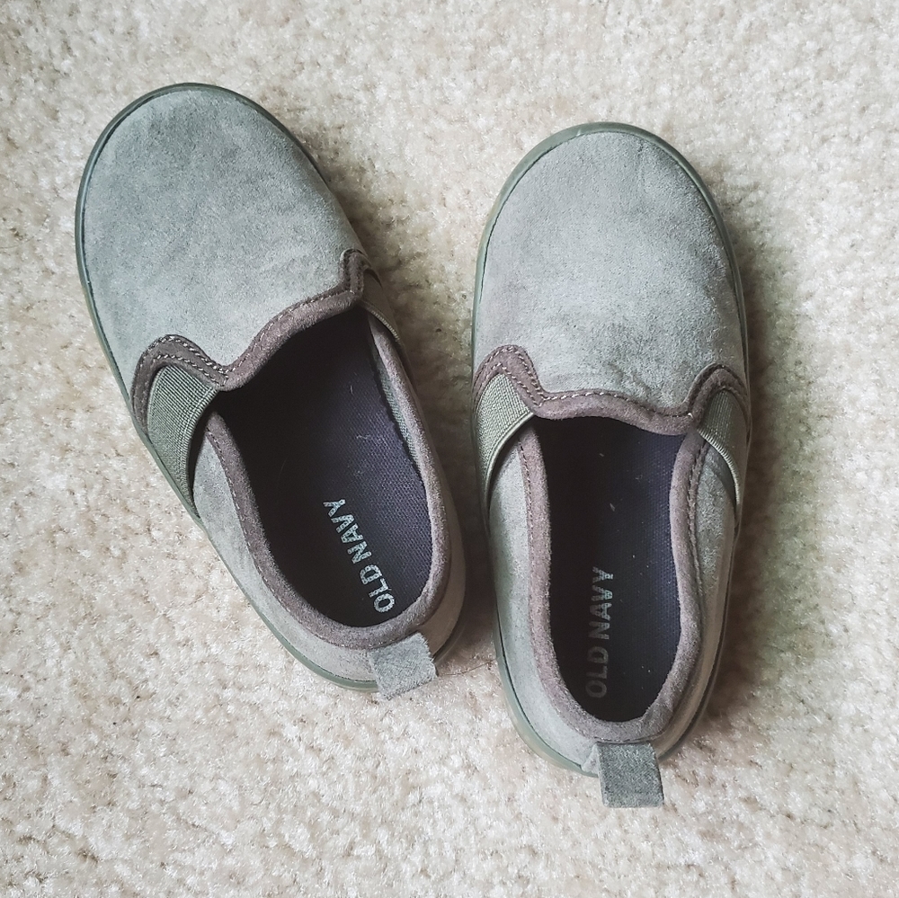 Old Navy Toddler Shoes size 7